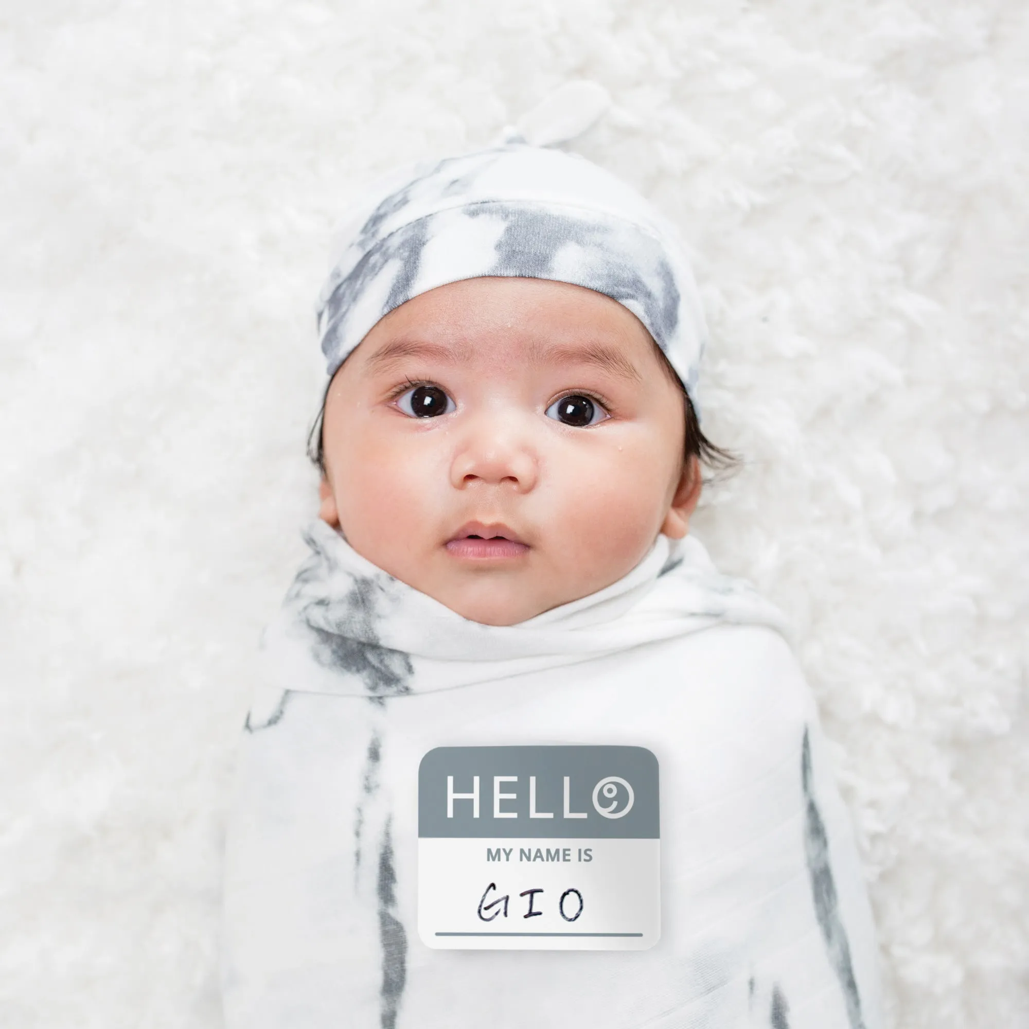 Lulujo Hello World Newborn Hat & Swaddle Set