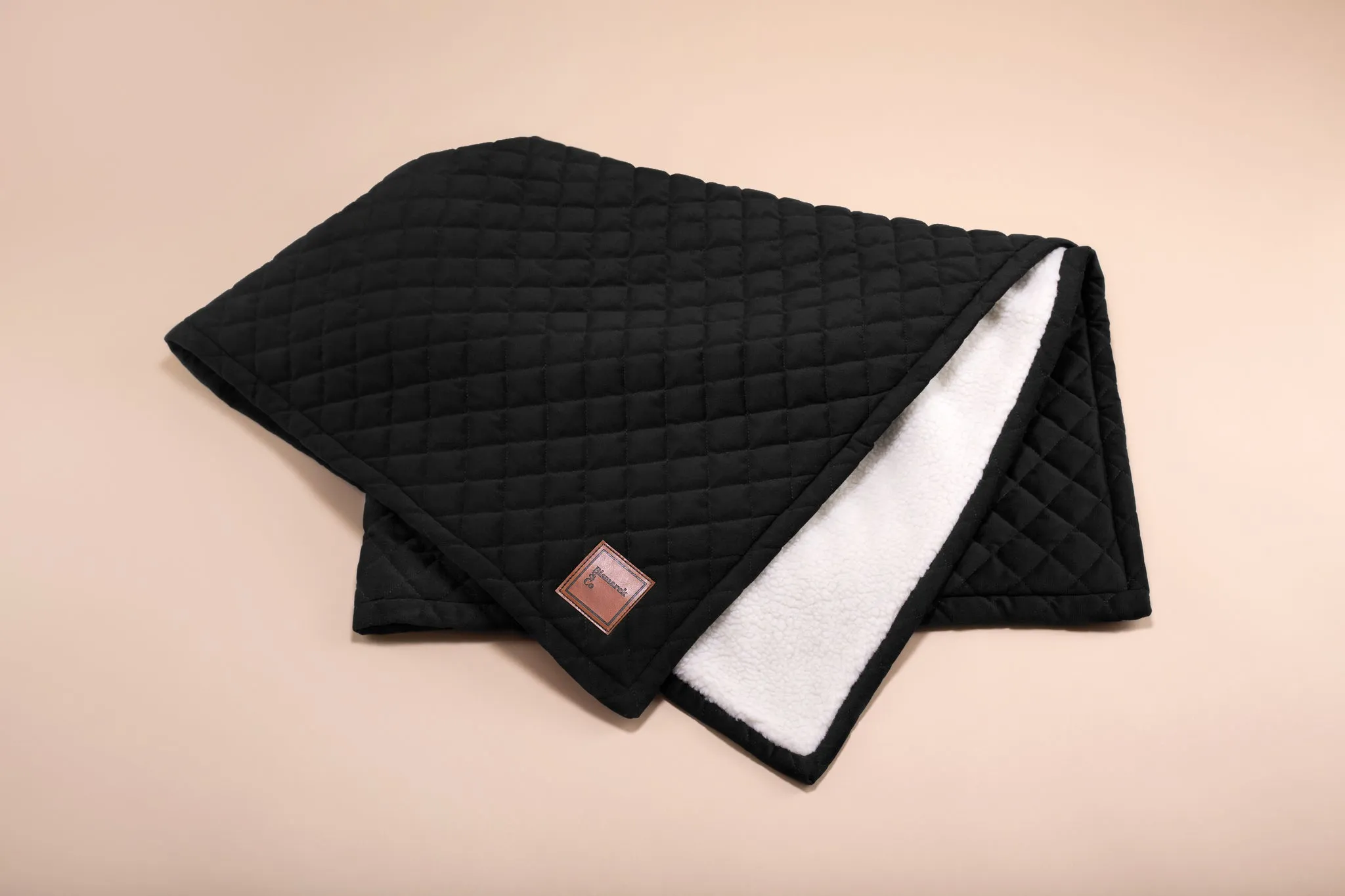 Quilted Velvet & Sherpa Mat in Black